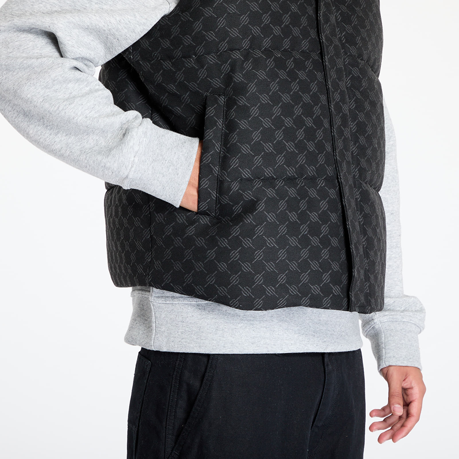 Heren vesten Daily Paper Pondo Cotton Monogram Bodywarmer Black