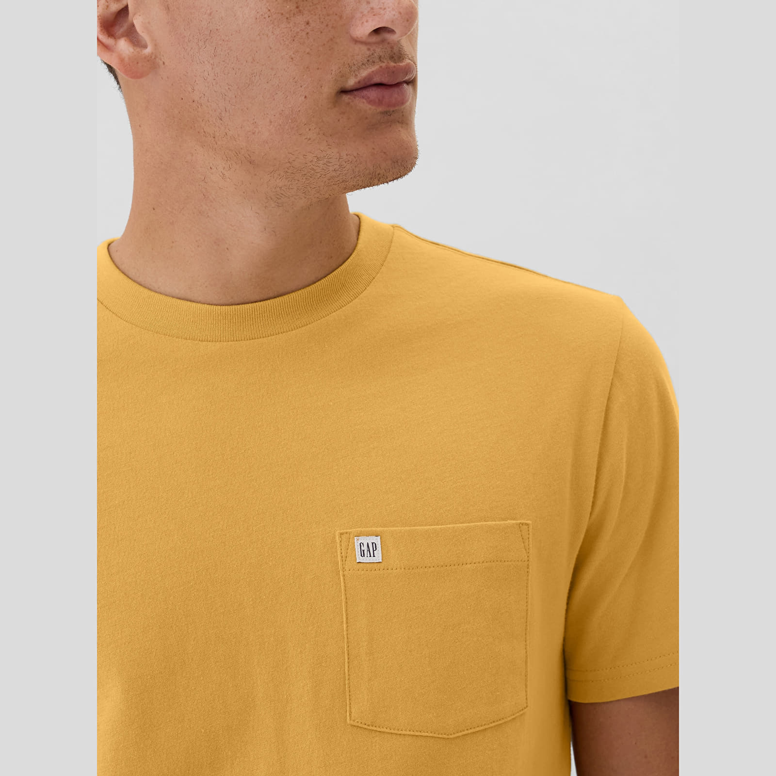 Мужские футболки GAP Logo Pocket Tee Honey Im Home