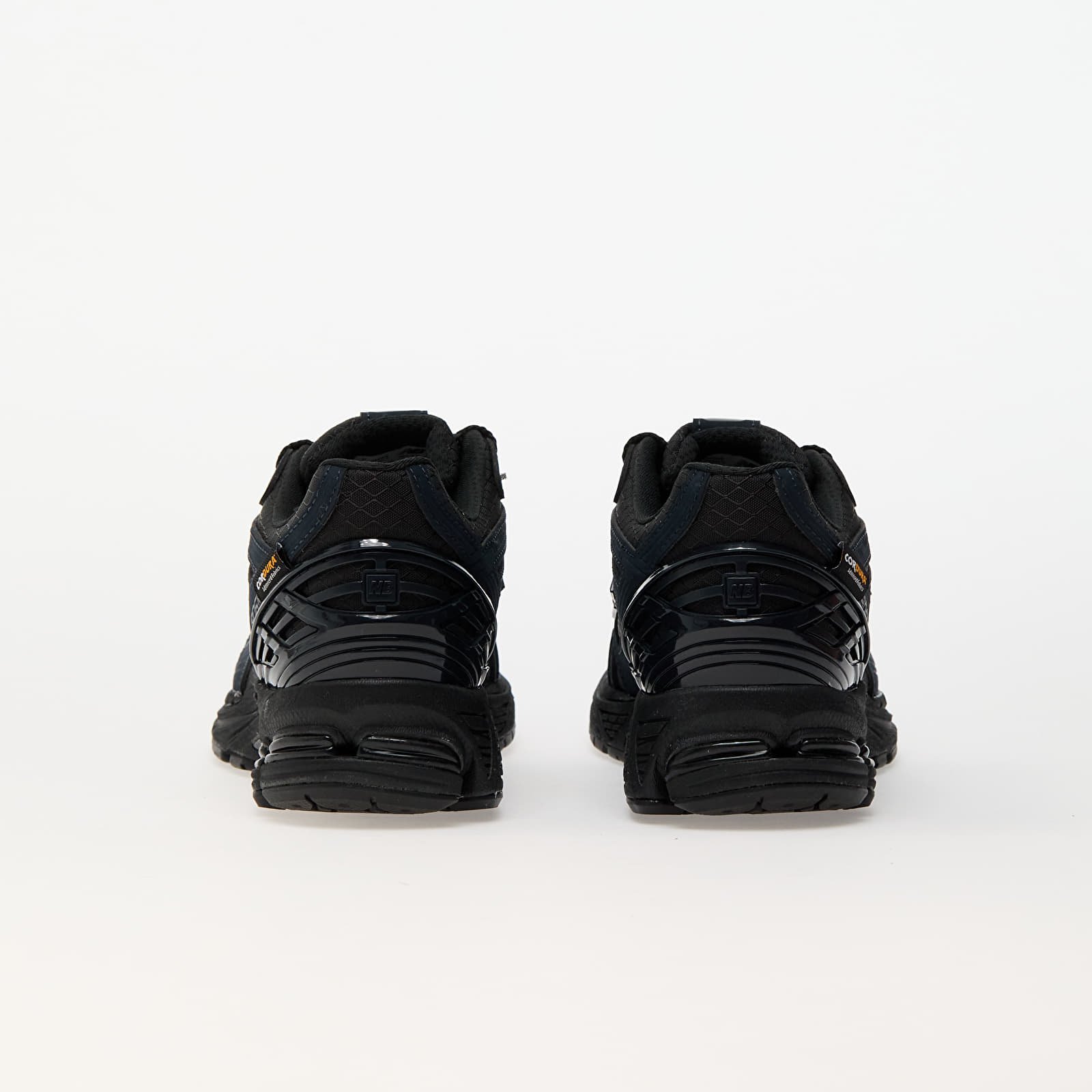 Men's sneakers and shoes New Balance 1906 Black