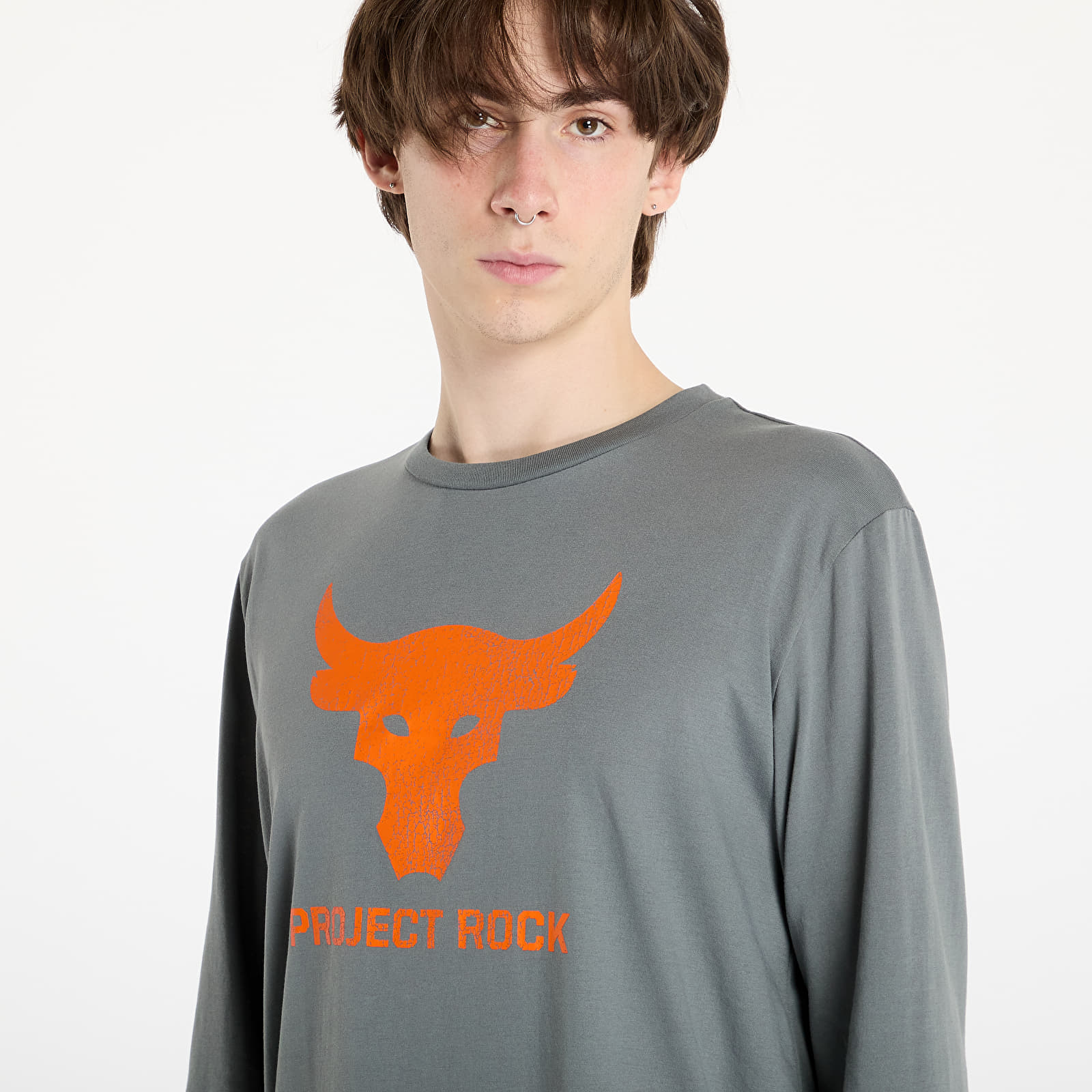 T-shirts til mænd Under Armour Project Rock BRAHMA BULL Long Sleeve Clay Green/ Team Orange