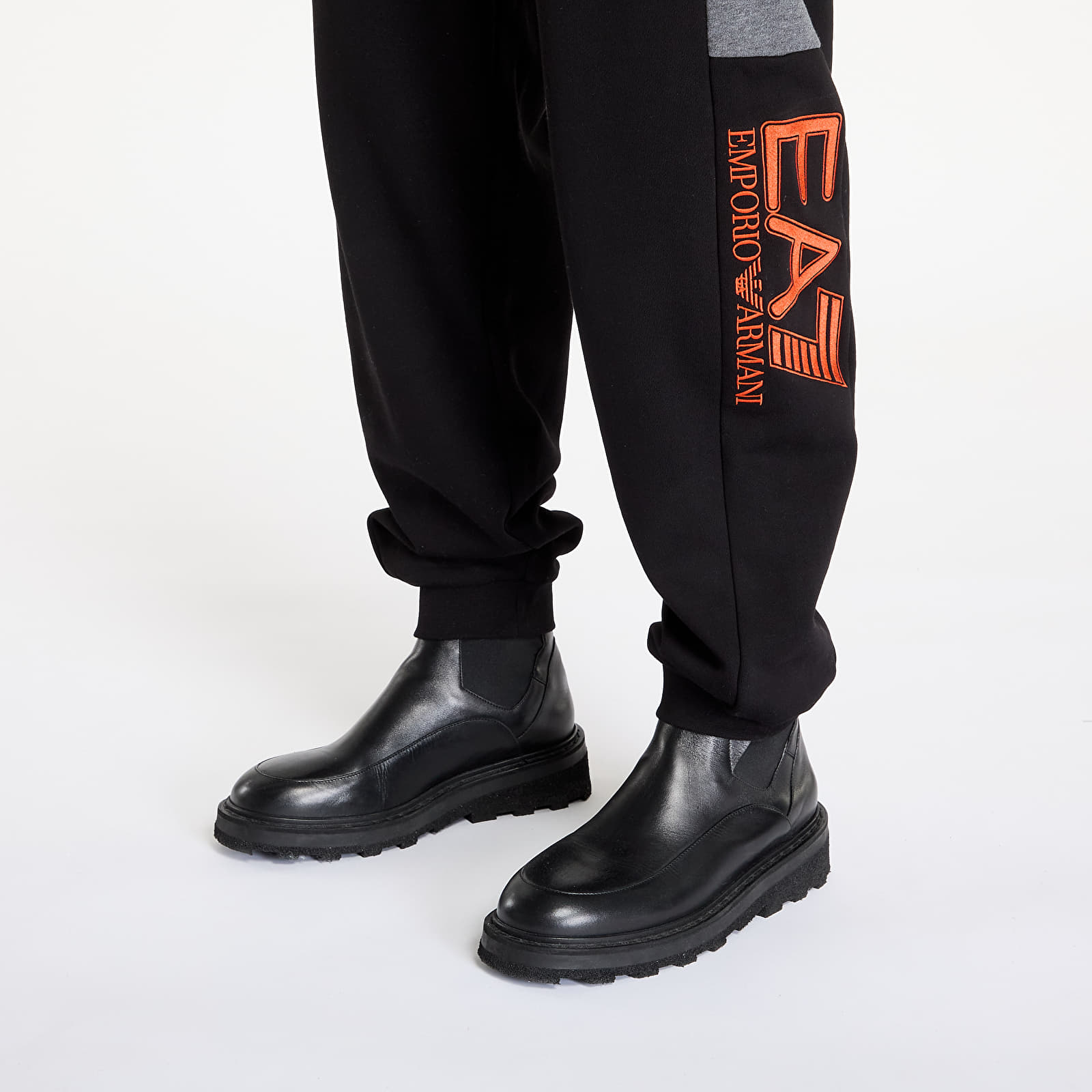 Spodnie dresowe EA7 Emporio Armani Trouser Black