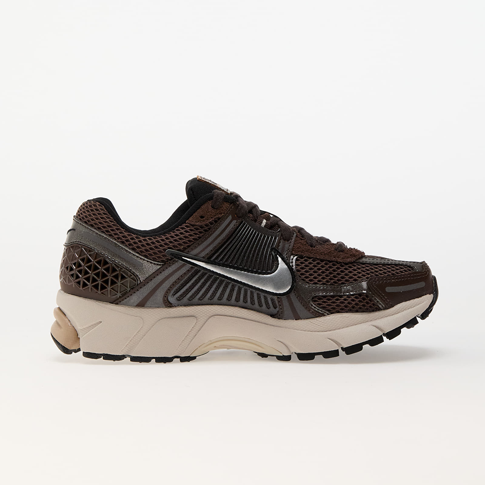 Naiste tossud ja kingad Nike W Zoom Vomero 5 Baroque Brown/ Chrome-Lt Orewood Brn-Hemp