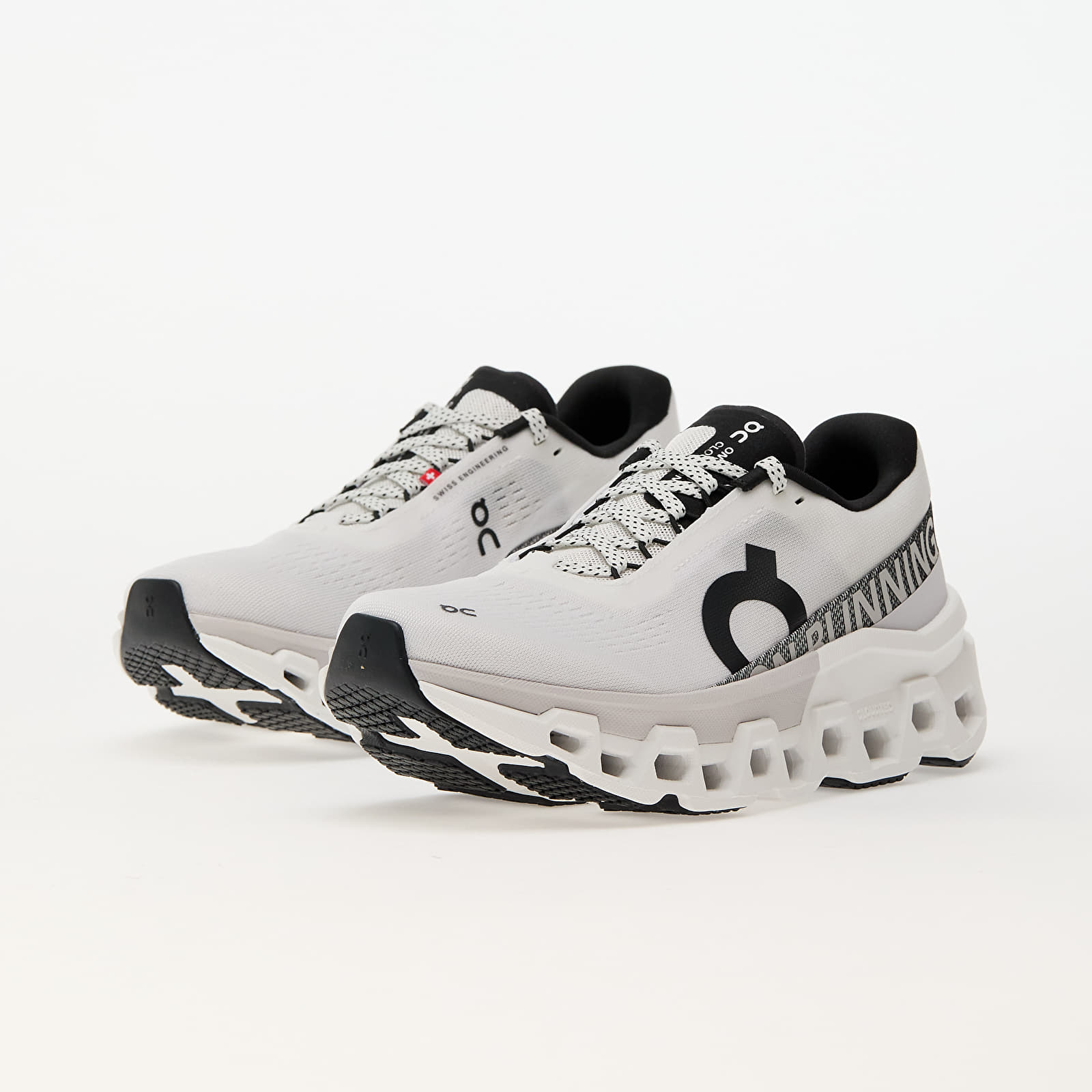 Chaussures et baskets femme On W Cloudmonster 2 White/ Frost
