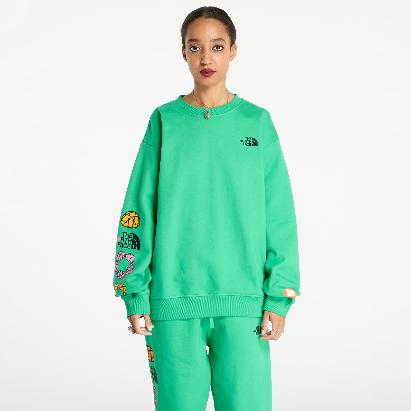 Men's sweatshirts The North Face x Yinka Ilori Graphic Crew Sweatshirt UNISEX Optic Emerald