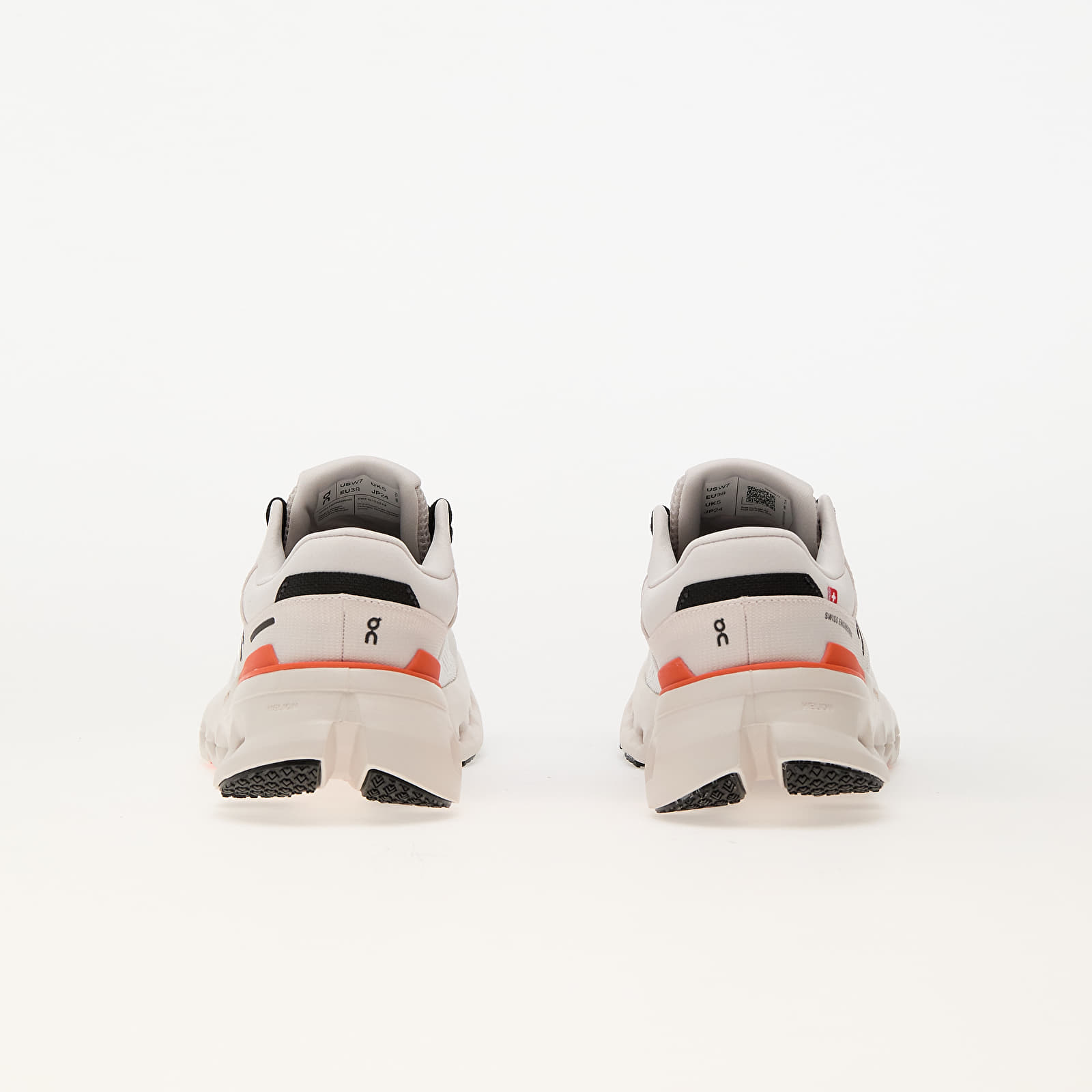 Women's sneakers and shoes On W Cloudrunner 2 White/ Sand