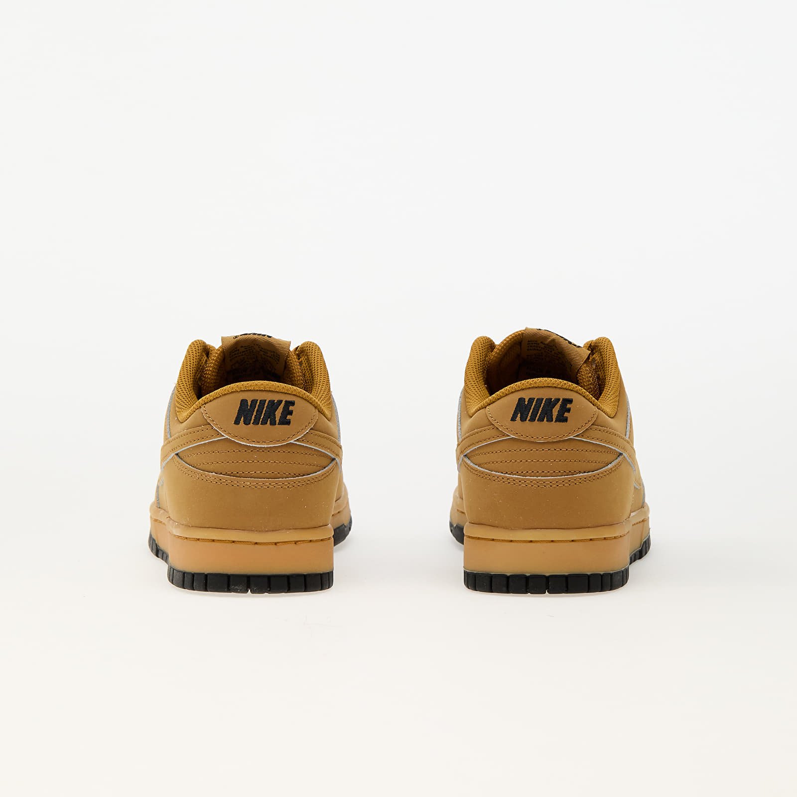 Meeste tossud ja kingad Nike Dunk Low Retro Se Wheat/ Wheat-Gum Yellow-Black