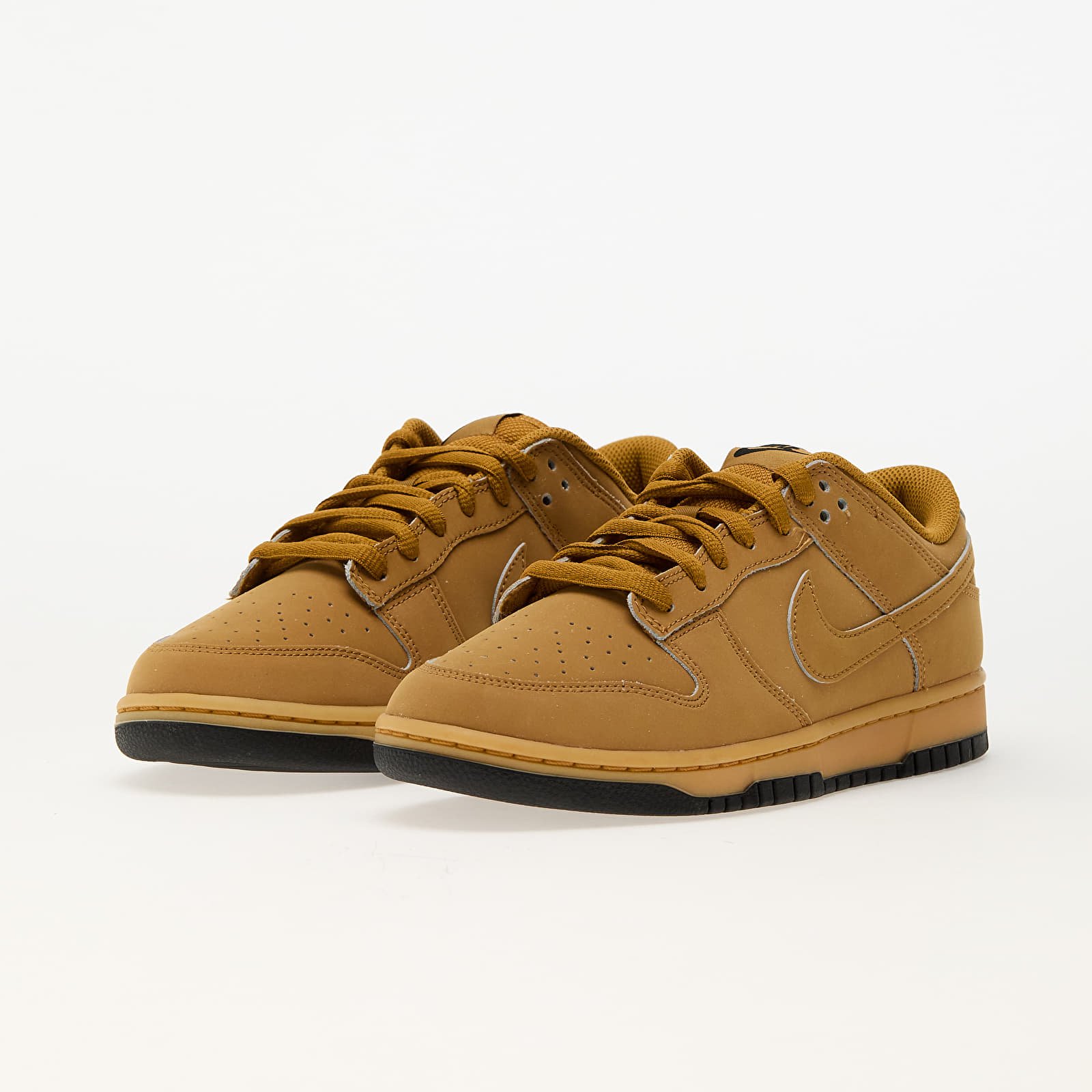 Meeste tossud ja kingad Nike Dunk Low Retro Se Wheat/ Wheat-Gum Yellow-Black