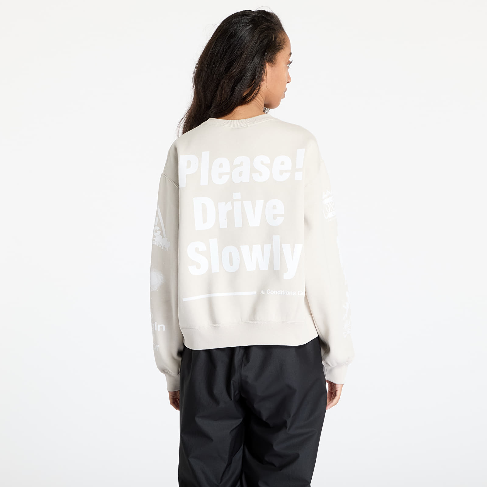 Sweatshirts für Frauen Nike ACG "Tuff Fleece" Women's Therma-FIT Repel Crew-Neck Sweatshirt Lt Orewood Brn/ Summit White