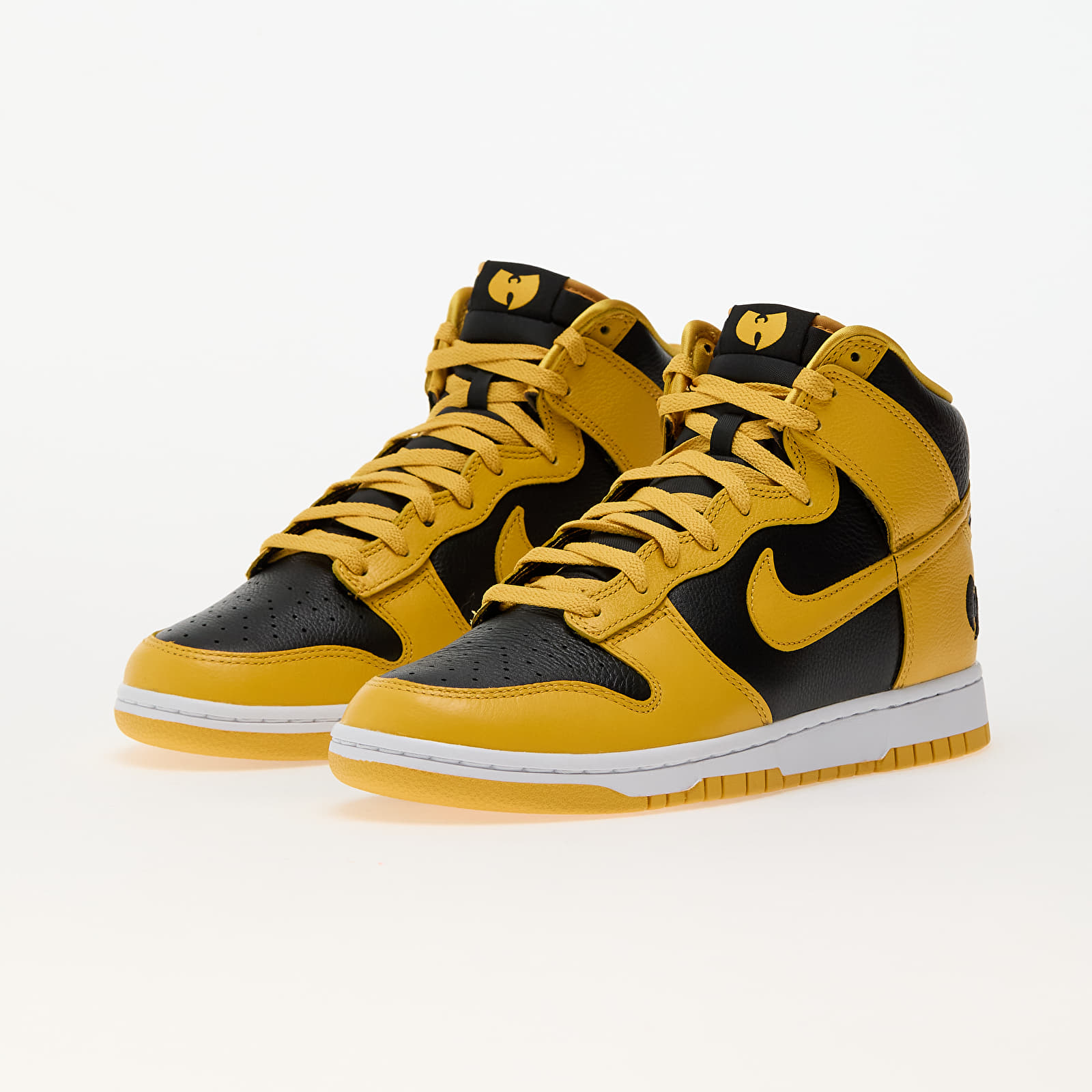 Men's sneakers and shoes Nike Dunk Hi Retro Prm Black/ Pollen-White