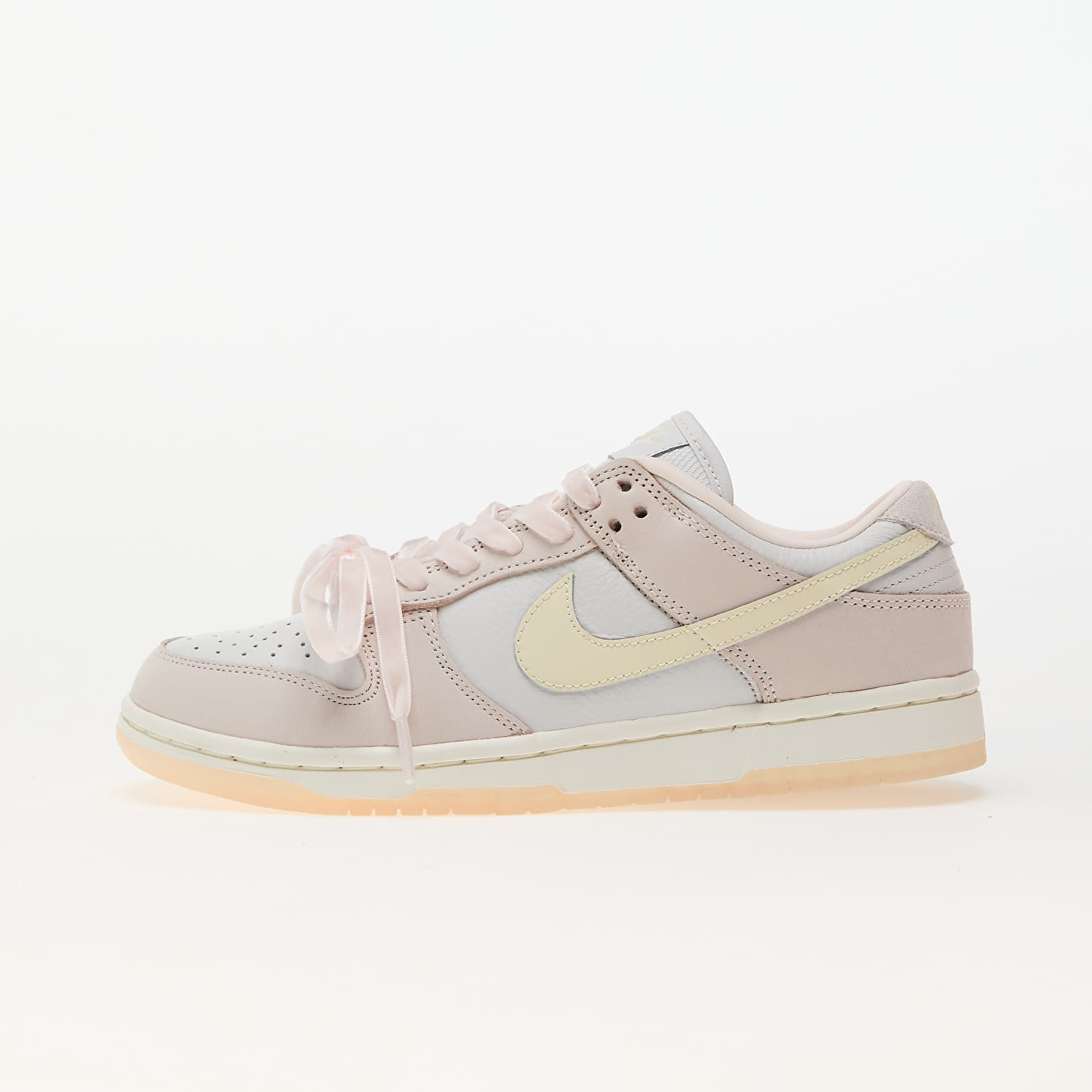 Damessneakers en -schoenen Nike W Dunk Low Premium Light Soft Pink/ Coconut Milk
