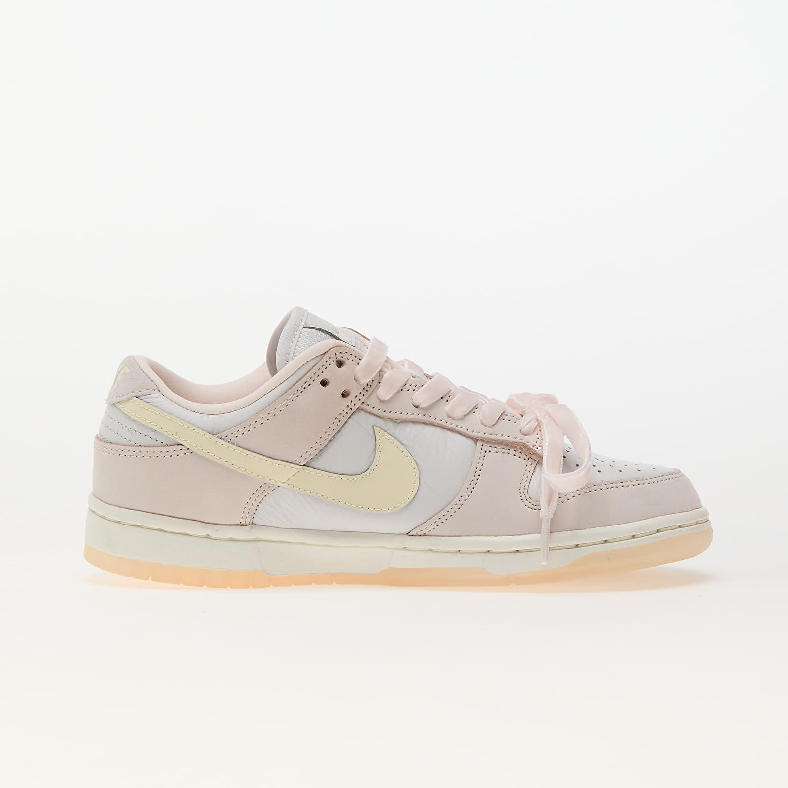 Damessneakers en -schoenen Nike W Dunk Low Premium Light Soft Pink/ Coconut Milk