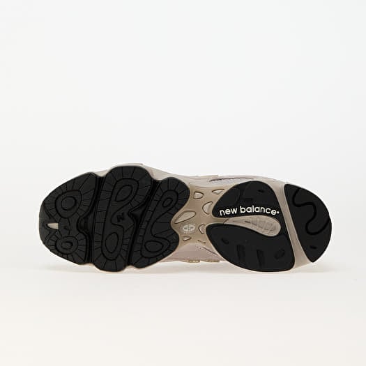 Baskets et chaussures pour hommes New Balance 1000 Moonrock Queens