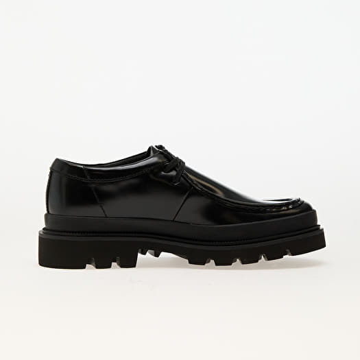 Clarks Badell Seam Black HiShine Lea | Queens
