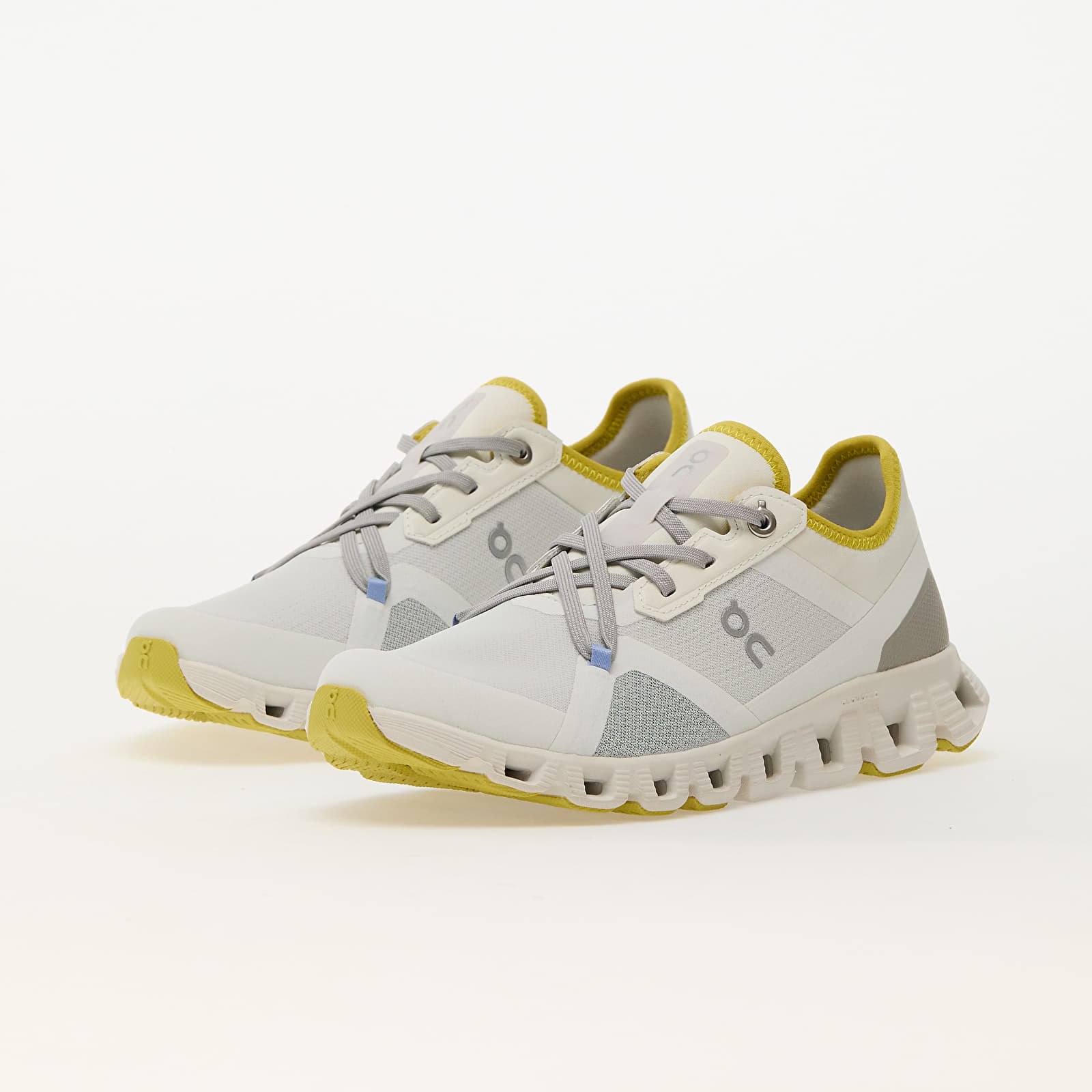 Sneakers und Schuhe für Frauen On W Cloud X 3 AD Ice/ Ultramarine