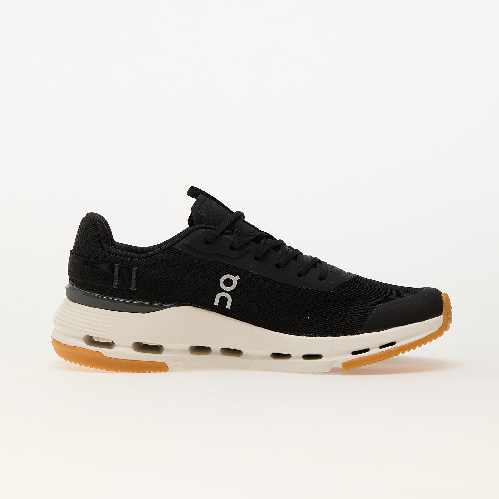 Joggesko og sko for kvinner On W Cloudnova Form 2 Black/ Ivory