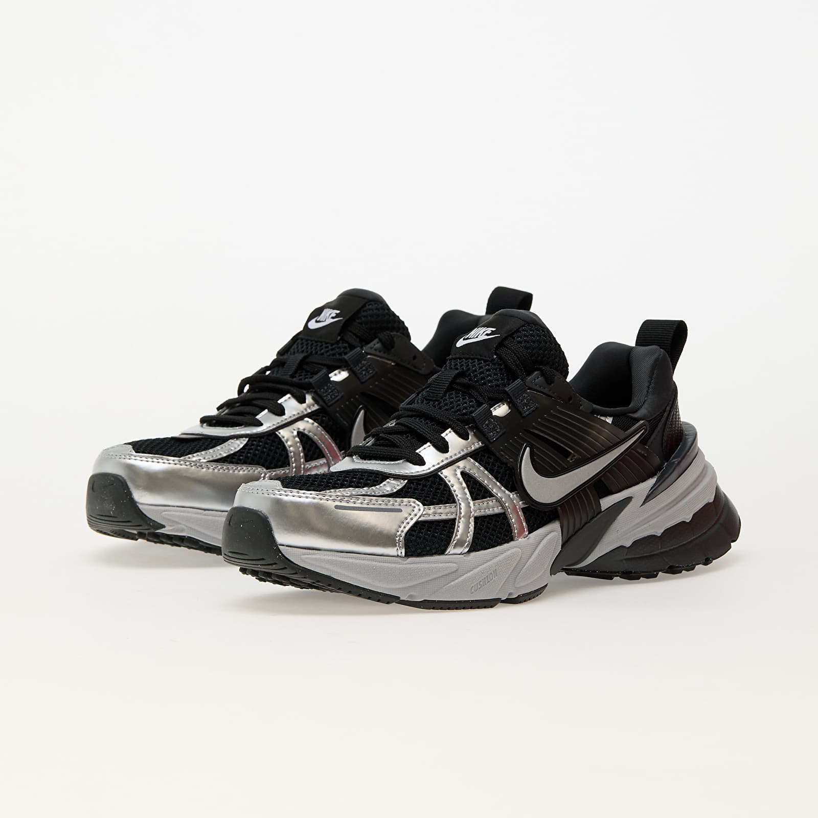 Damesschoenen Nike W V2K Run Black/ Metallic Silver-Anthracite