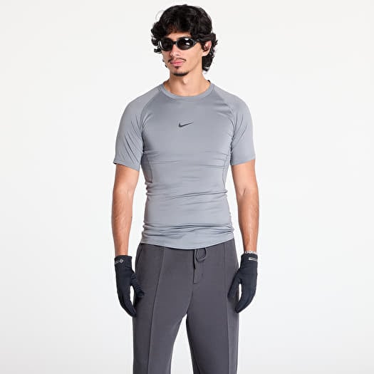 T-shirt Nike Pro Men's Dri-FIT Tight Short-Sleeve Fitness Top Smoke Grey/ Black