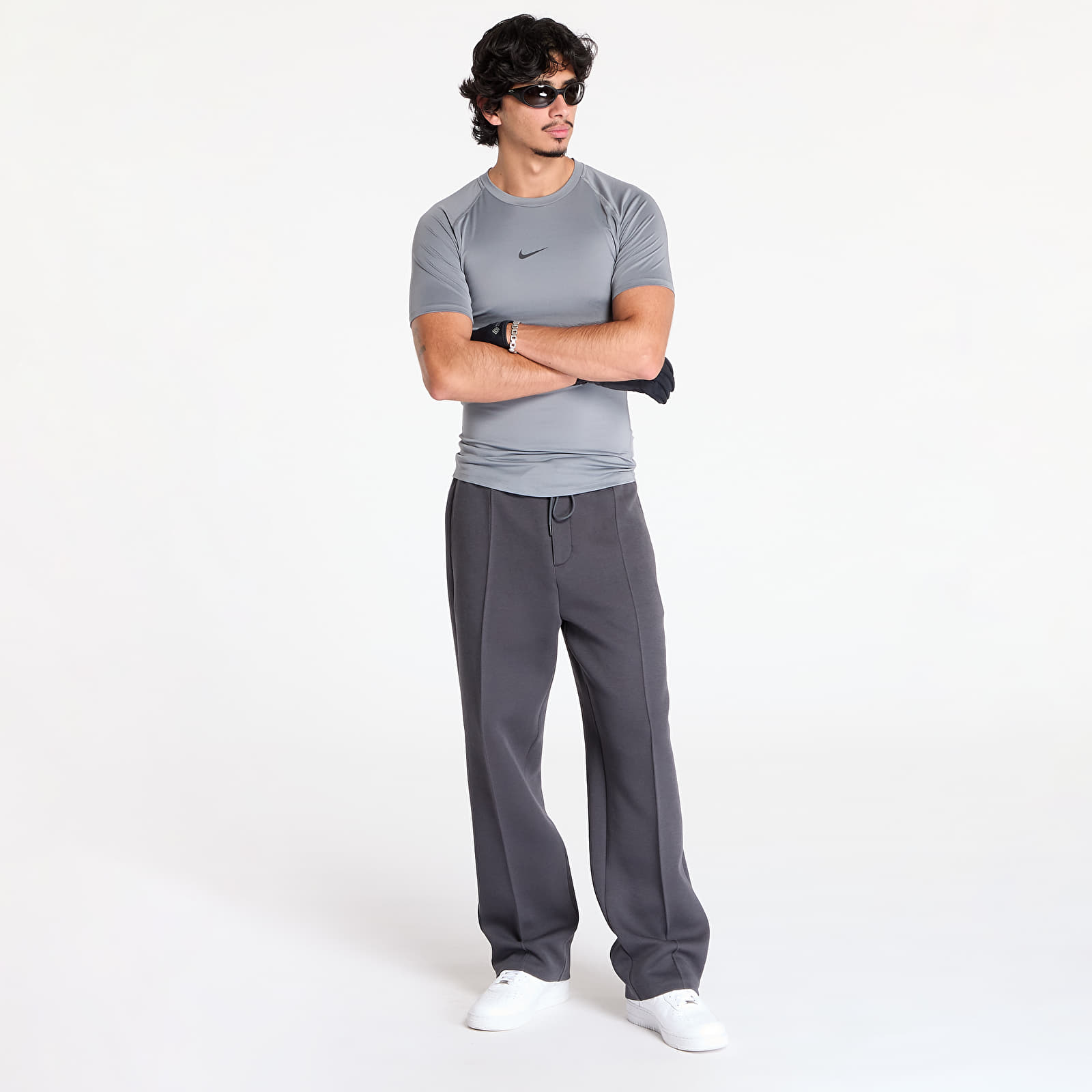 Men's T-shirts Nike Pro Men's Dri-FIT Tight Short-Sleeve Fitness Top Smoke Grey/ Black