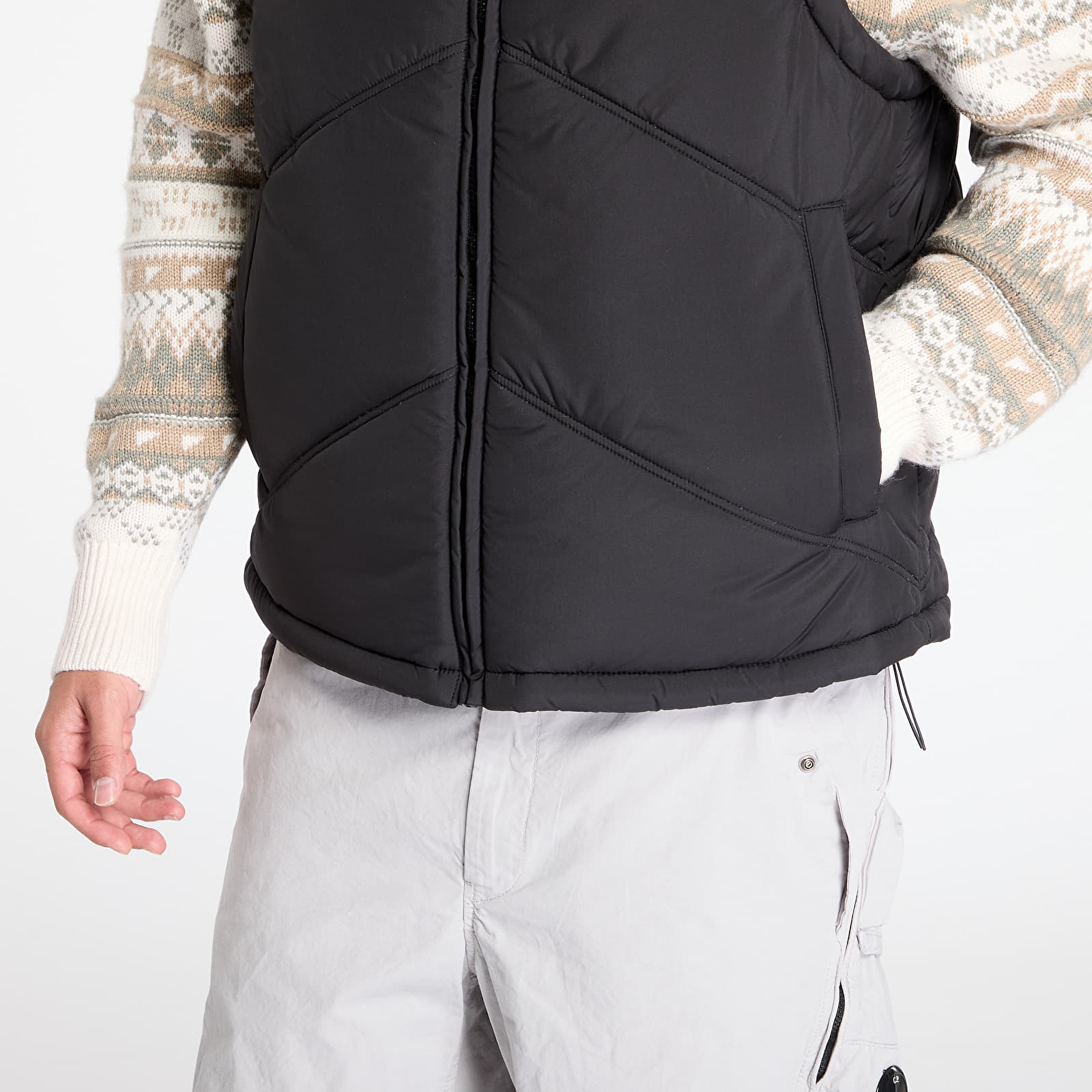 Meeste vestid Urban Classics Arrow Puffer Vest Black