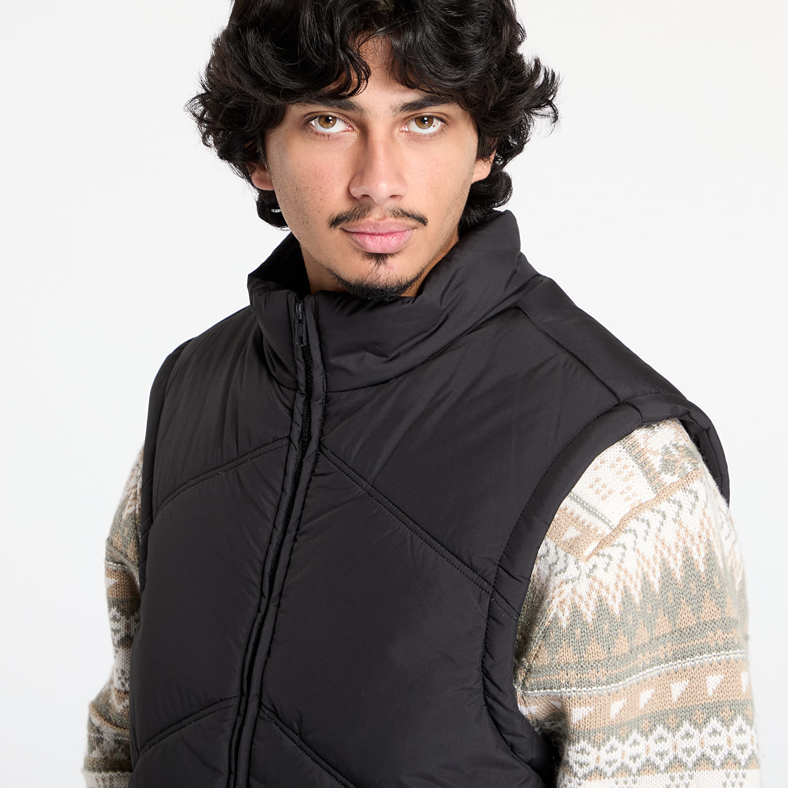 Meeste vestid Urban Classics Arrow Puffer Vest Black