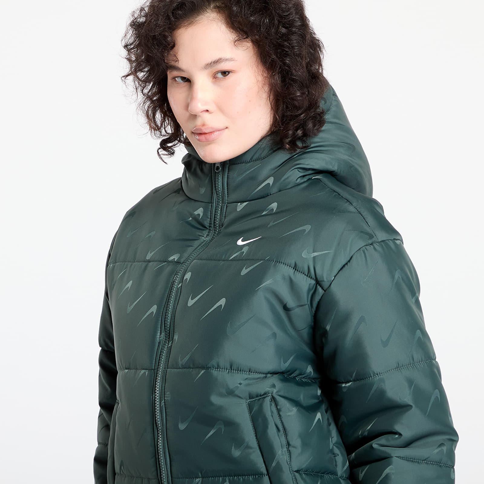 Jacheta Nike Sportswear Classic Women\'s Loose Therma-FIT Puffer Jacket Vintage Green/ White - 1 | YEO