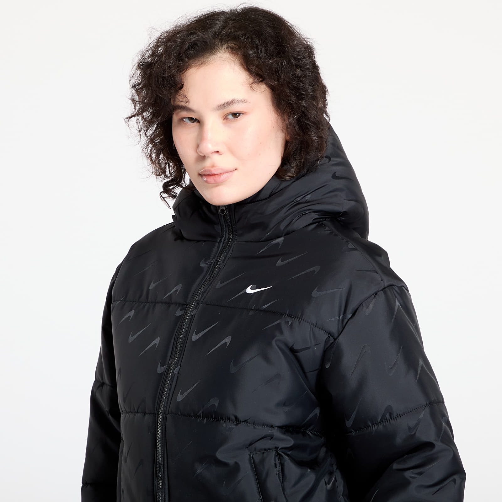 Jacken für Frauen Nike Sportswear Classic Women's Loose Therma-FIT Puffer Jacket Black/ White