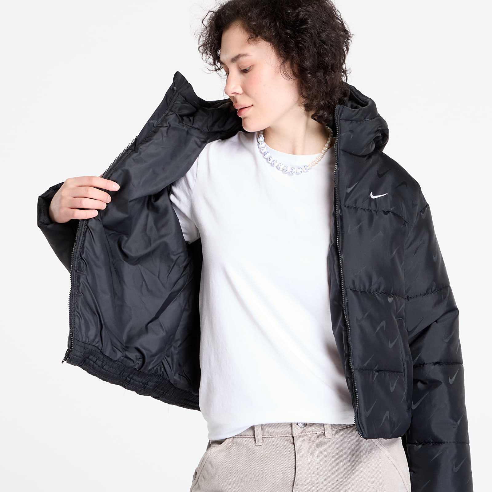 Women's jackets Nike Sportswear Classic Women's Loose Therma-FIT Puffer Jacket Black/ White