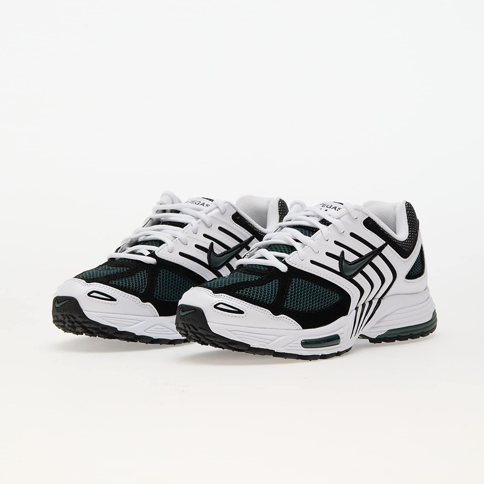 Sneakers og sko til kvinder Nike W Air Pegasus 2005 White/ Vintage Green-Black