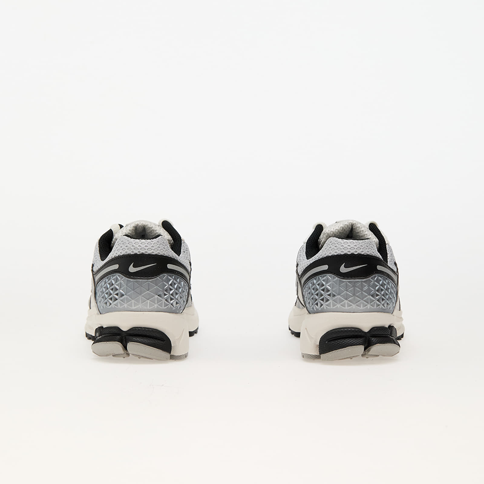Дамски кецове и обувки Nike W Zoom Vomero 5 Photon Dust/ Black-Phantom