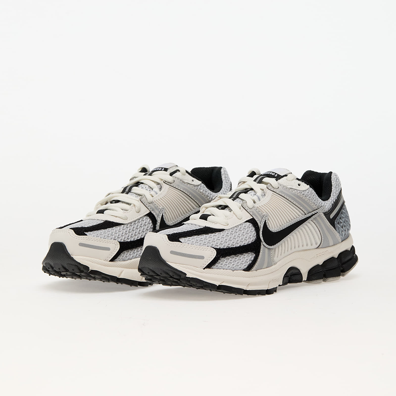 Дамски кецове и обувки Nike W Zoom Vomero 5 Photon Dust/ Black-Phantom