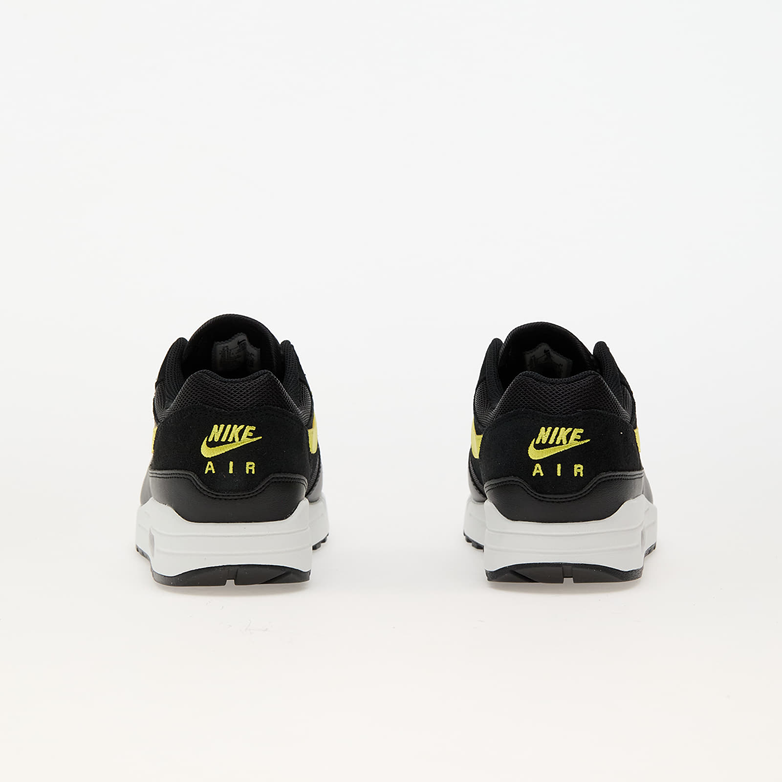 Sneakers og sko til mænd Nike Air Max 1 Ess Black/ Opti Yellow-Summit White
