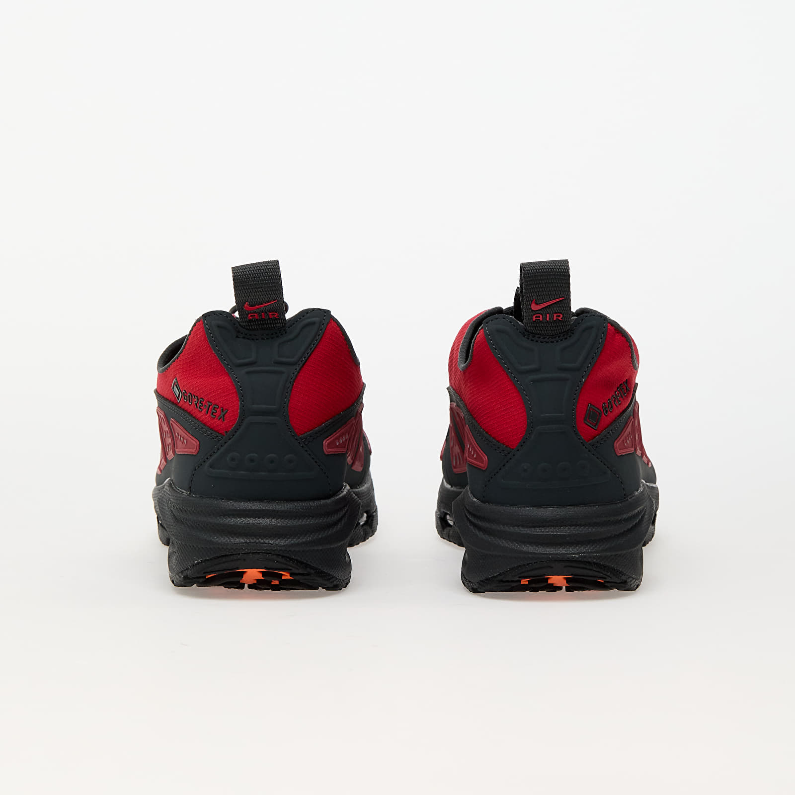 Női cipők Nike W Air Max Sndr Gtx Hyper Crimson/ Dk Smoke Grey-Fire Red