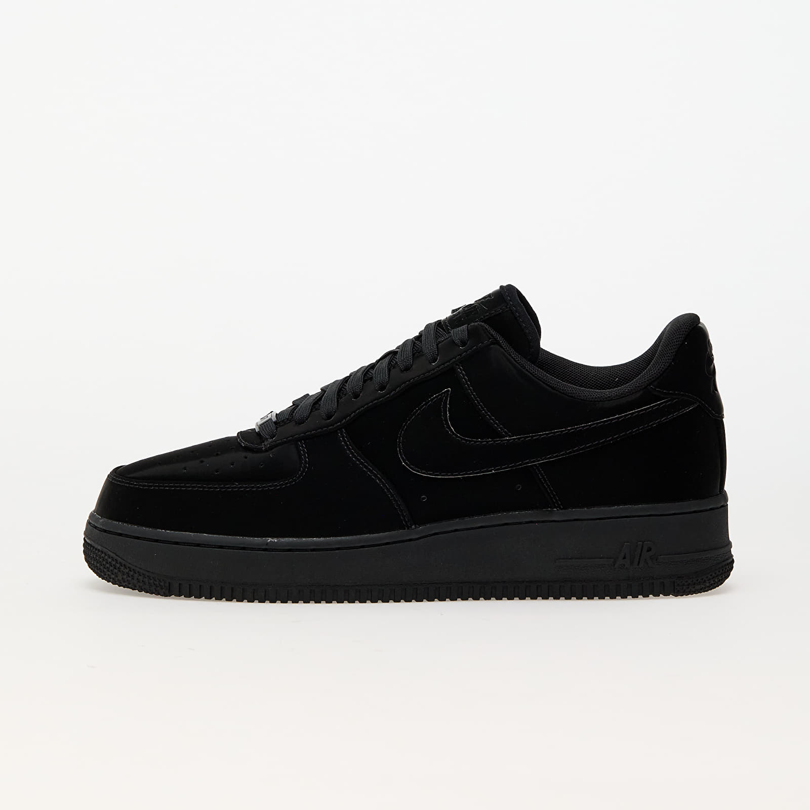 Baskets et chaussures pour hommes Nike Air Force 1 07 Lx Black Black Queens