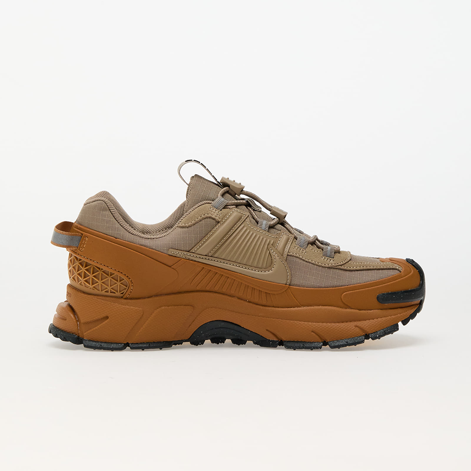 Naiste tossud ja kingad Nike W Zoom Vomero Roam Flax/ Khaki-Anthracite-University Gold