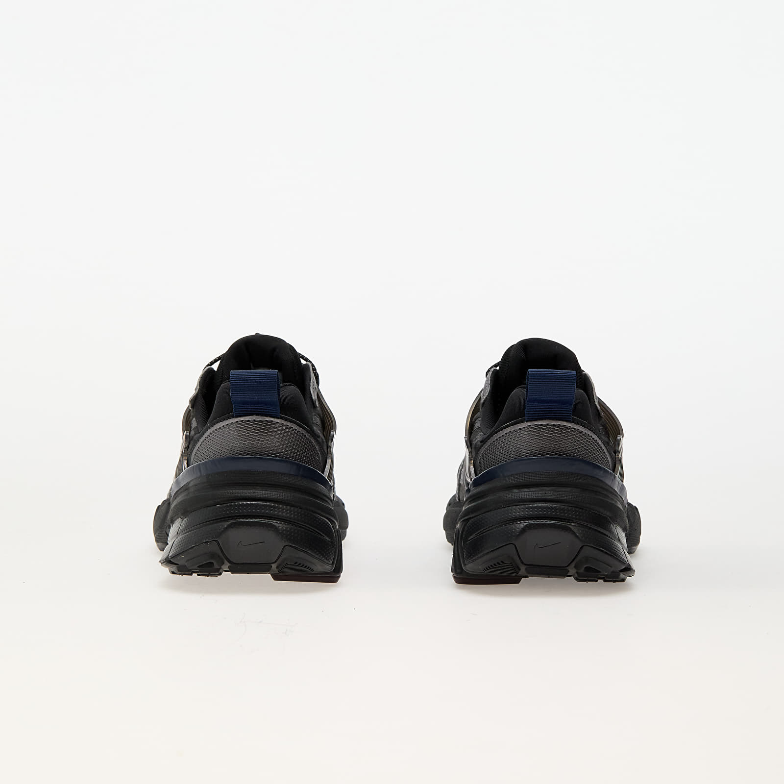 Chaussures et baskets femme Nike W V2K Run Mtlc Dark Grey/ Black-Dk Smoke Grey