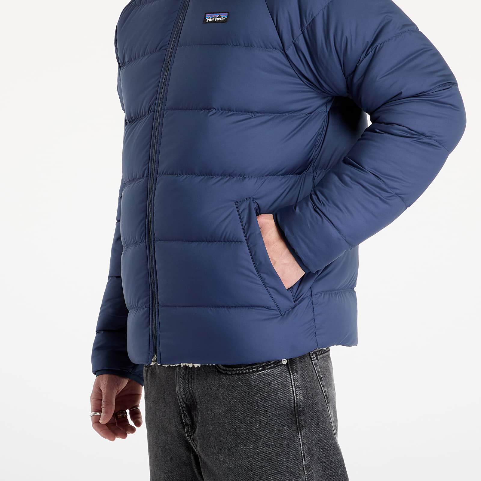 Jakne Patagonia M's Reversible Silent Down Jacket New Navy