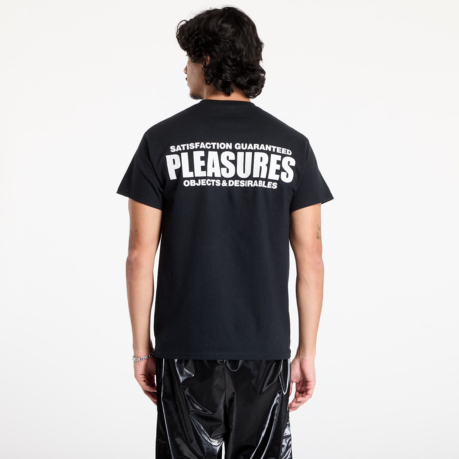 T-shirts PLEASURES Staff Pocket T-Shirt Black