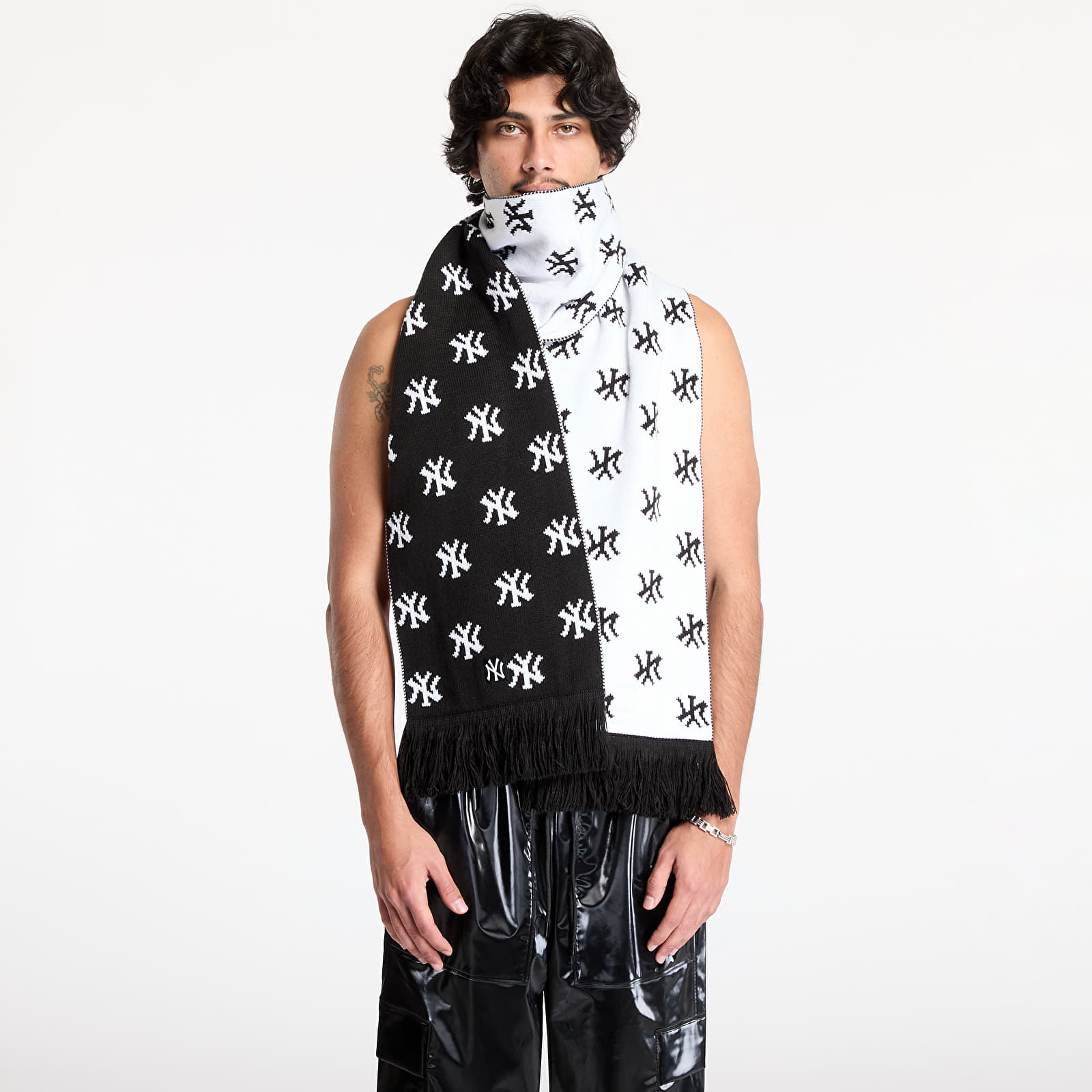 Szaliki New Era New York Yankees MLB Monogram Scarf Black/ White