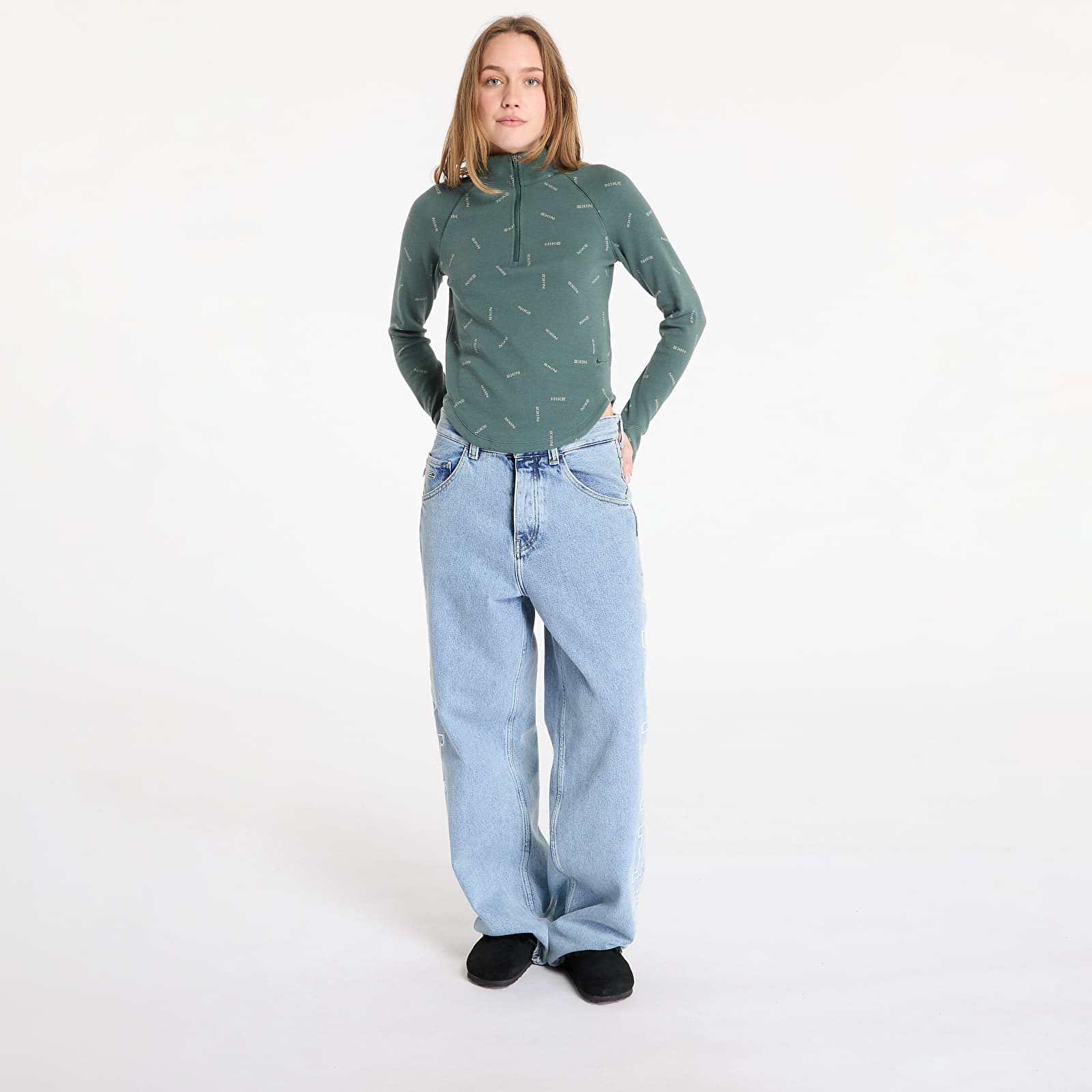T-shirts Nike Sportswear Women's Slim 1/2-Zip Long-Sleeve Logo Top Vintage Green/ Light Army/ Vintage Green