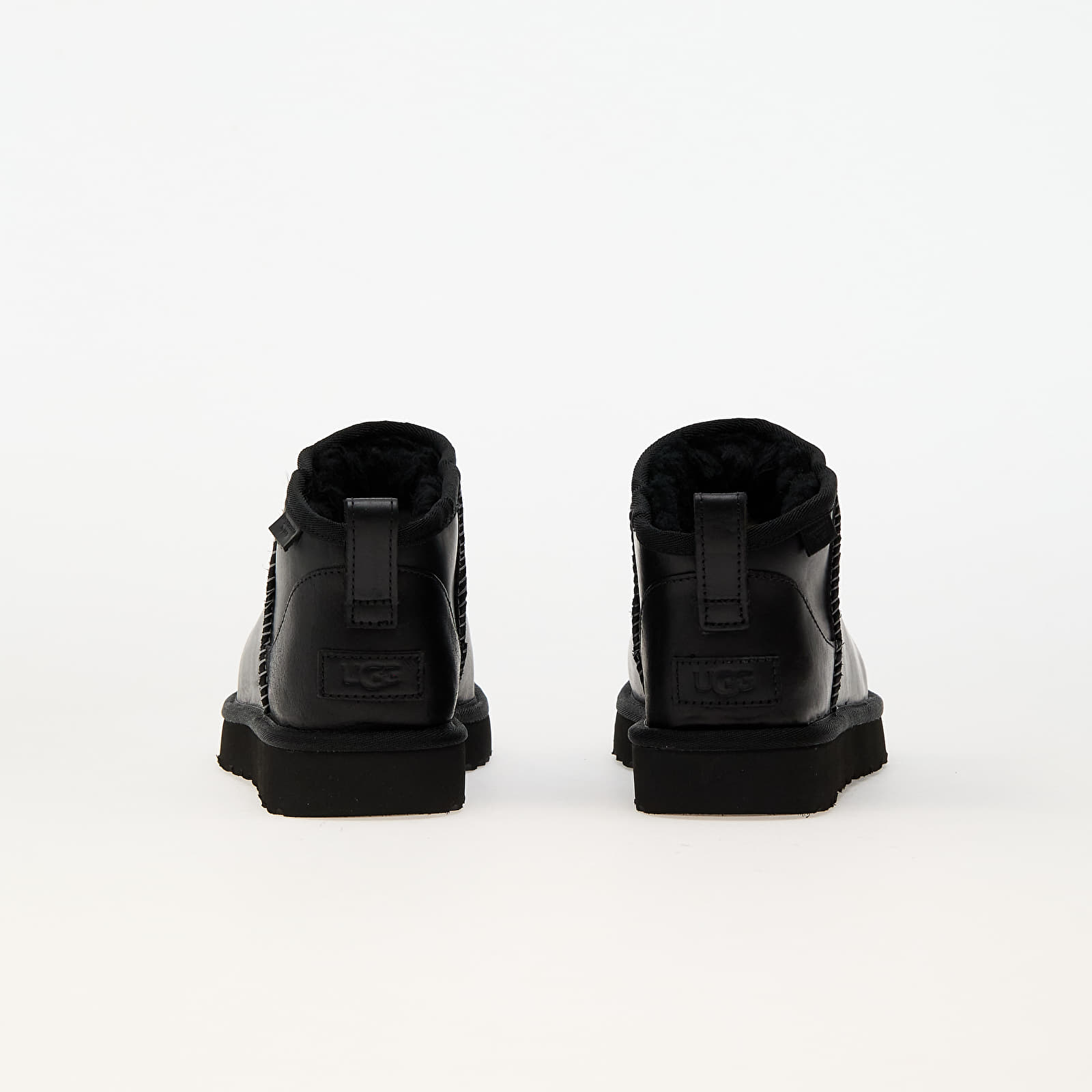 Дамски кецове и обувки UGG W Classic Ultra Mini Lthr Regen Black