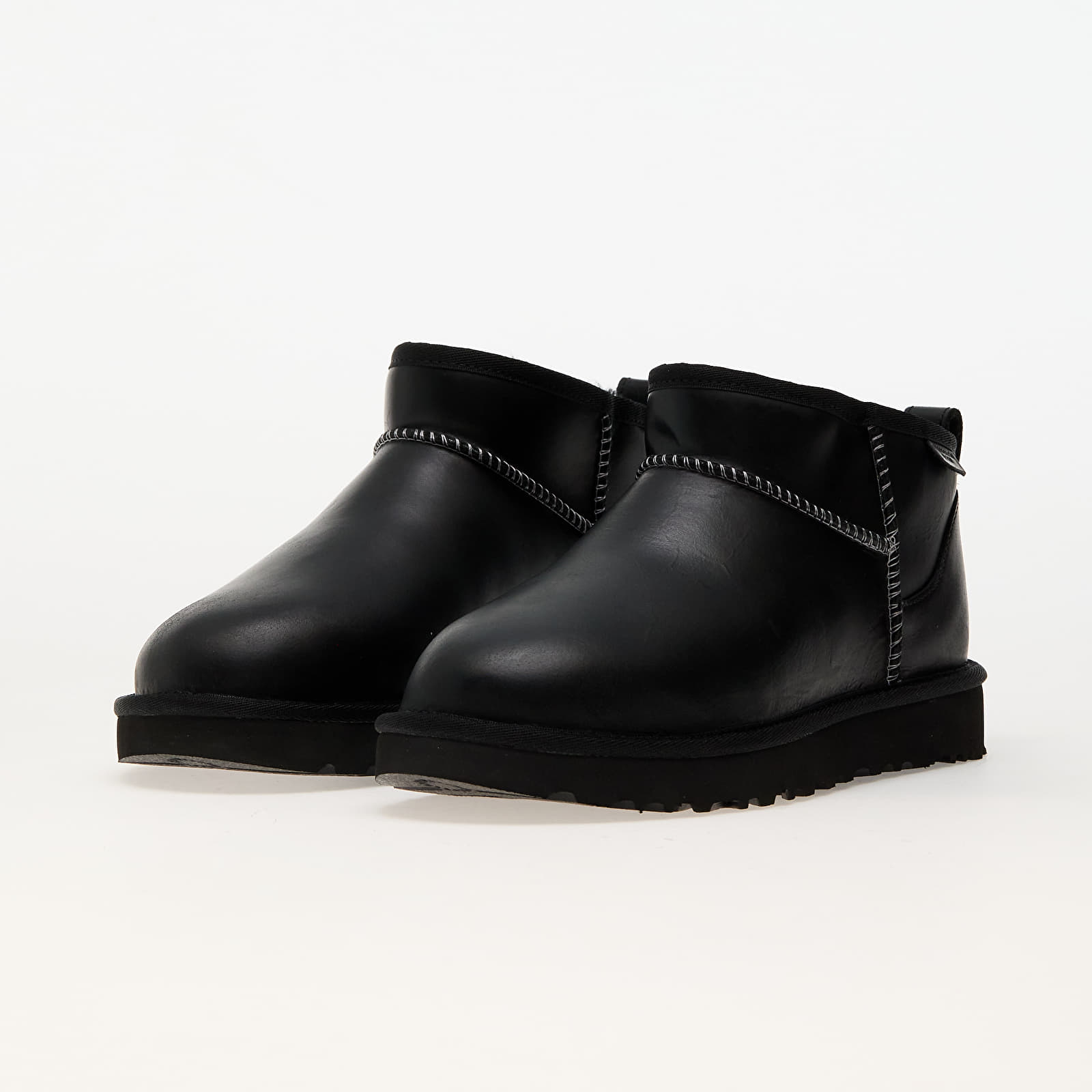 Дамски кецове и обувки UGG W Classic Ultra Mini Lthr Regen Black