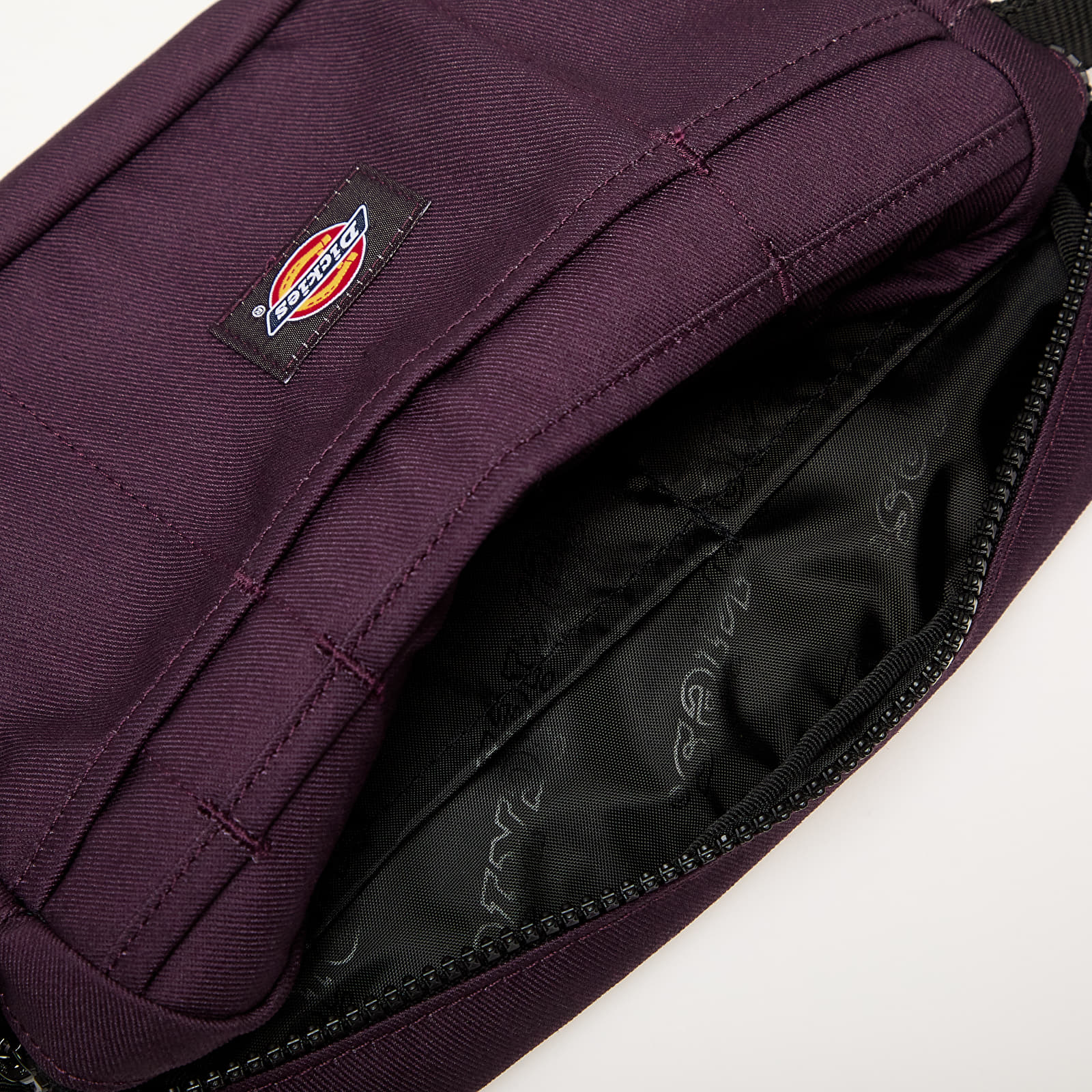 Skuldertasker Dickies Moreauville Messenger Plum Perfect