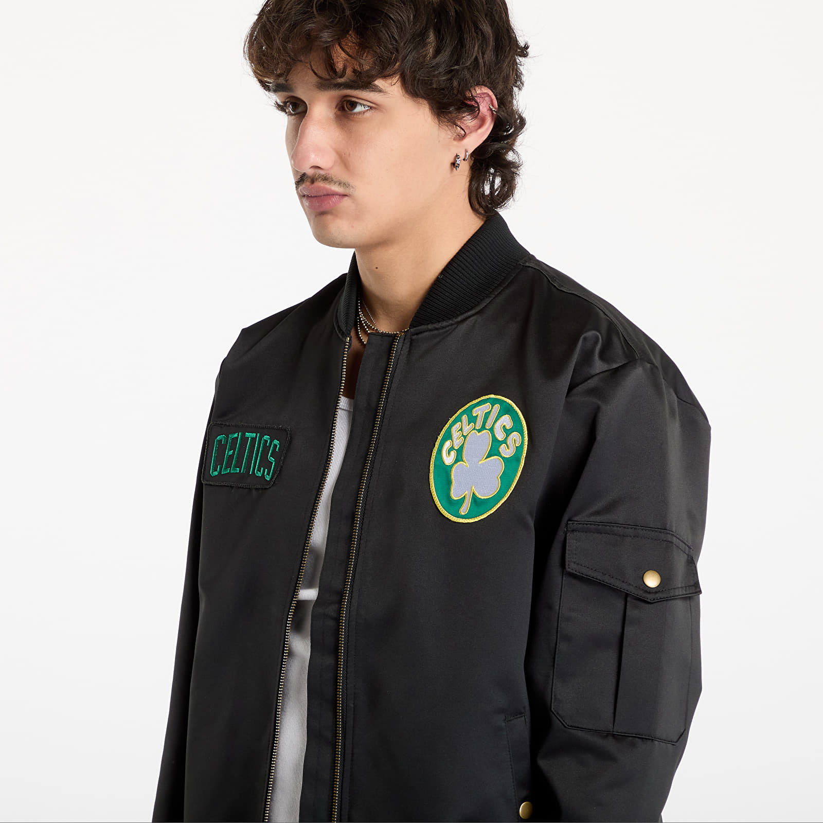 Meeste jakid Mitchell & Ness NBA Team Leader Satin Vintage Logo Celtics Bomber Black