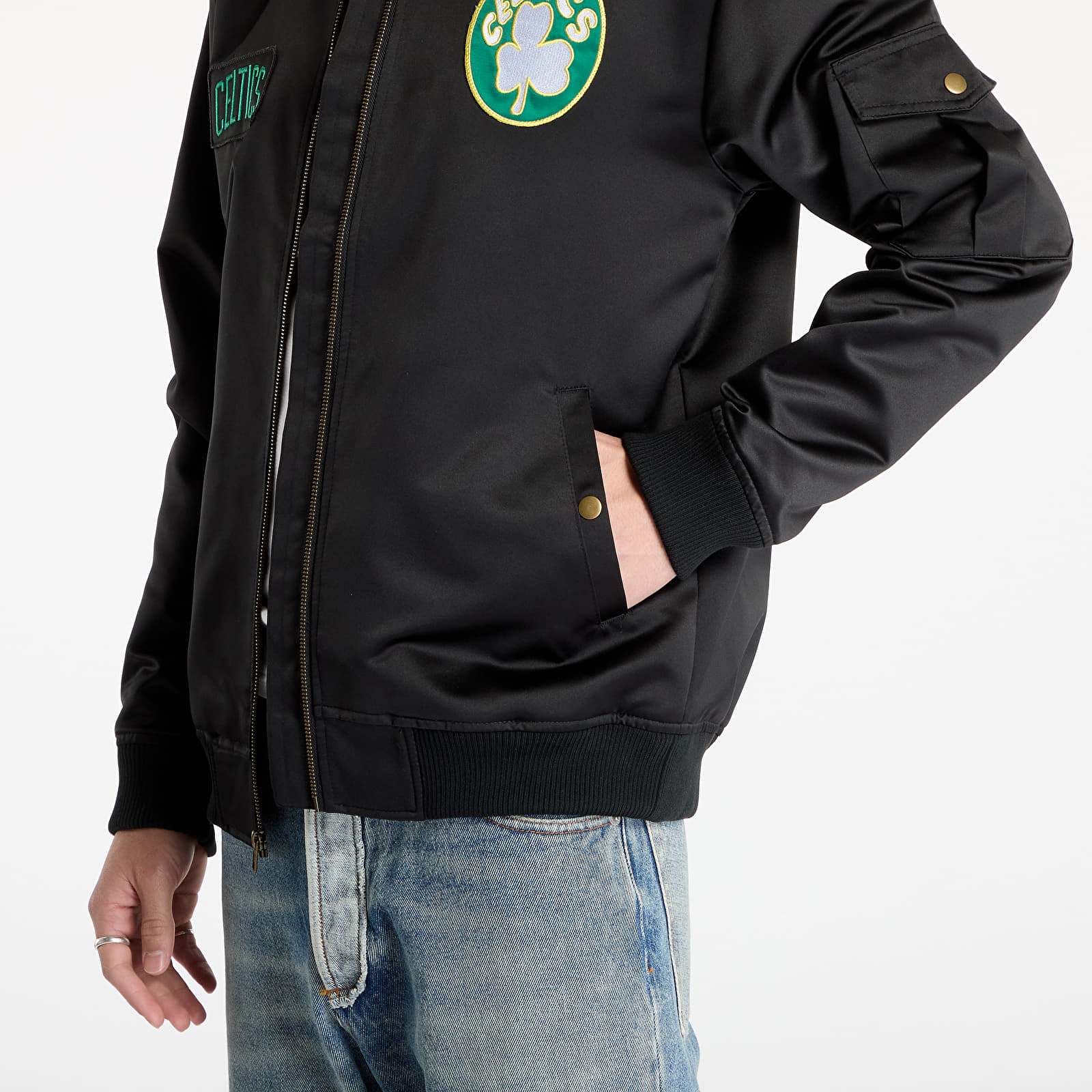 Meeste jakid Mitchell & Ness NBA Team Leader Satin Vintage Logo Celtics Bomber Black