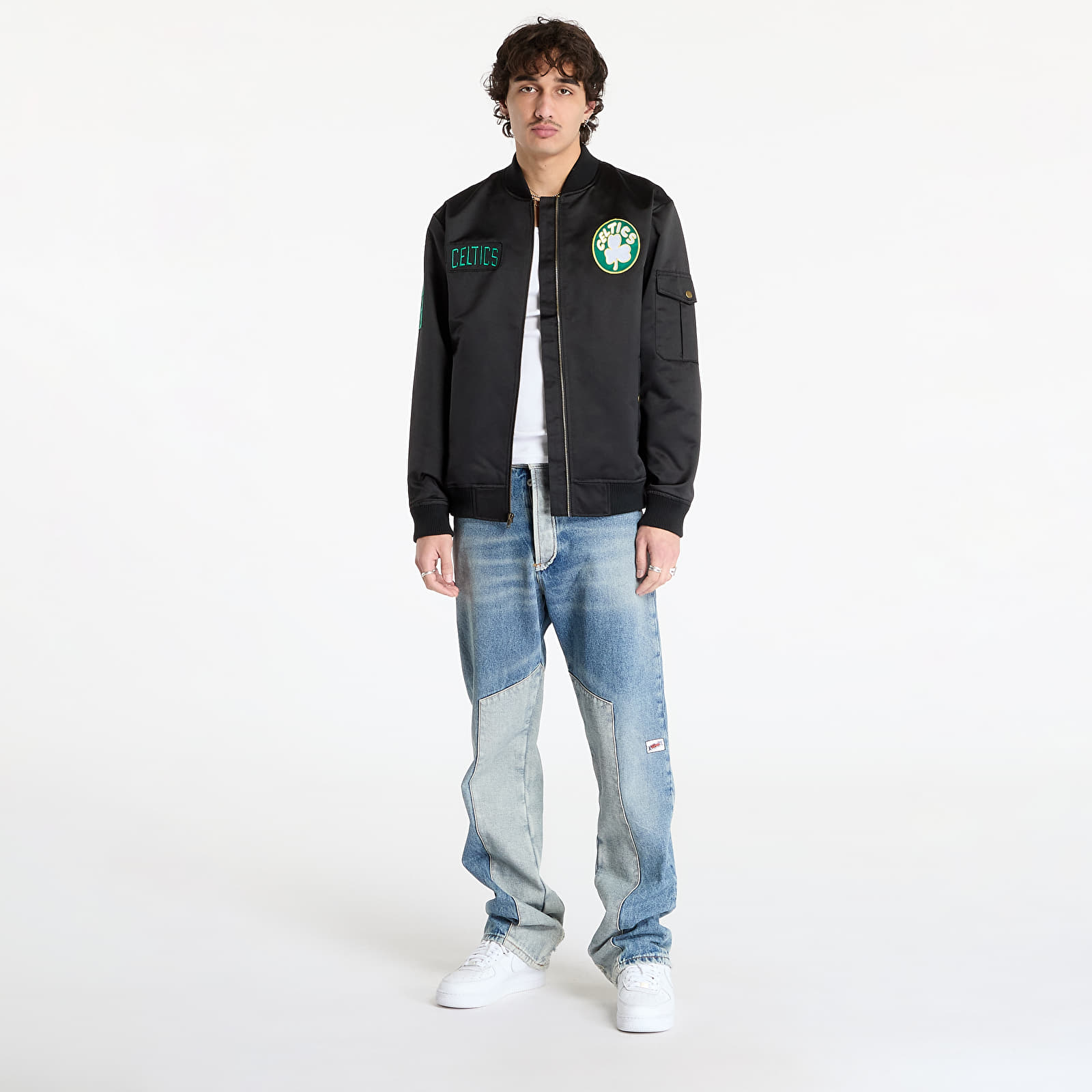 Meeste jakid Mitchell & Ness NBA Team Leader Satin Vintage Logo Celtics Bomber Black