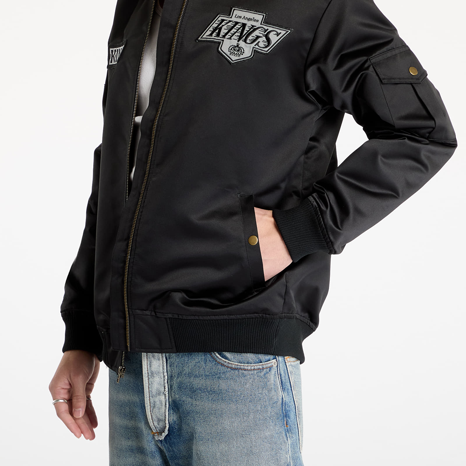 Men's jackets Mitchell & Ness NHL Team Leader Satin Vintage Logo Kings Bomber Black