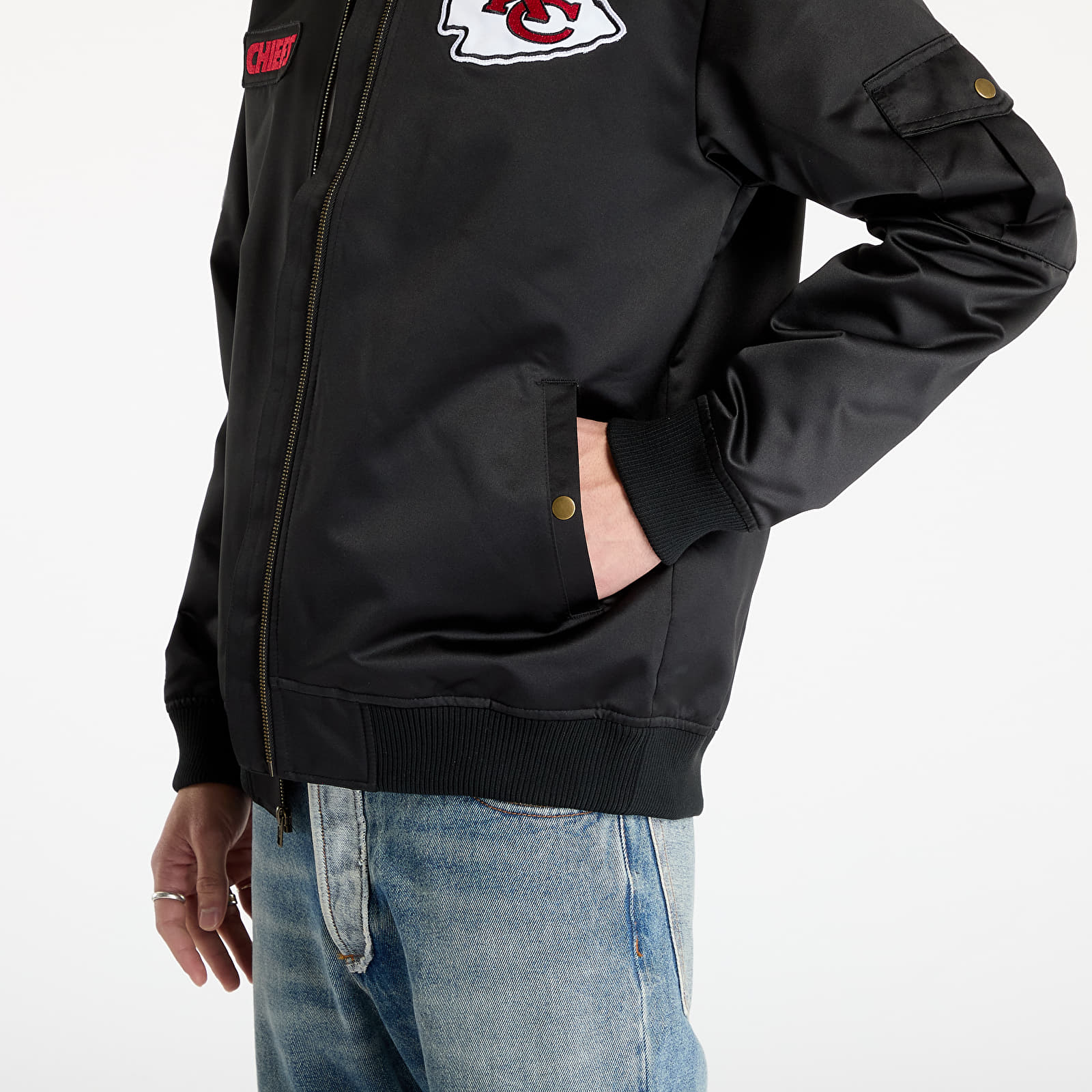Meeste jakid Mitchell & Ness NFL Team Leader Satin Vintage Logo Chiefs Bomber Black