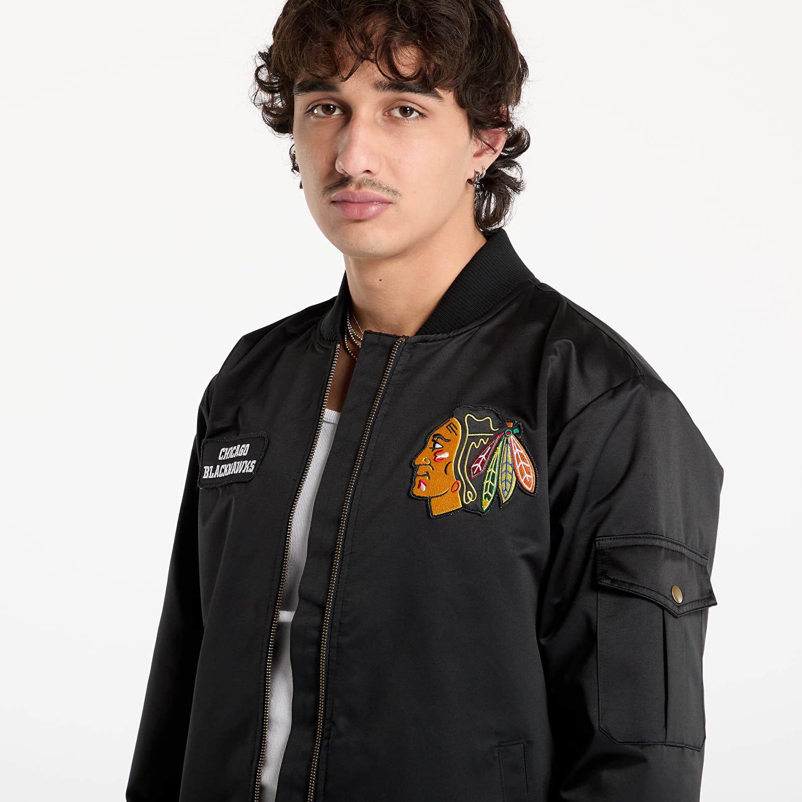 Herrenjacken Mitchell & Ness NHL Team Leader Satin Current Logo Blackhawks Bomber Black