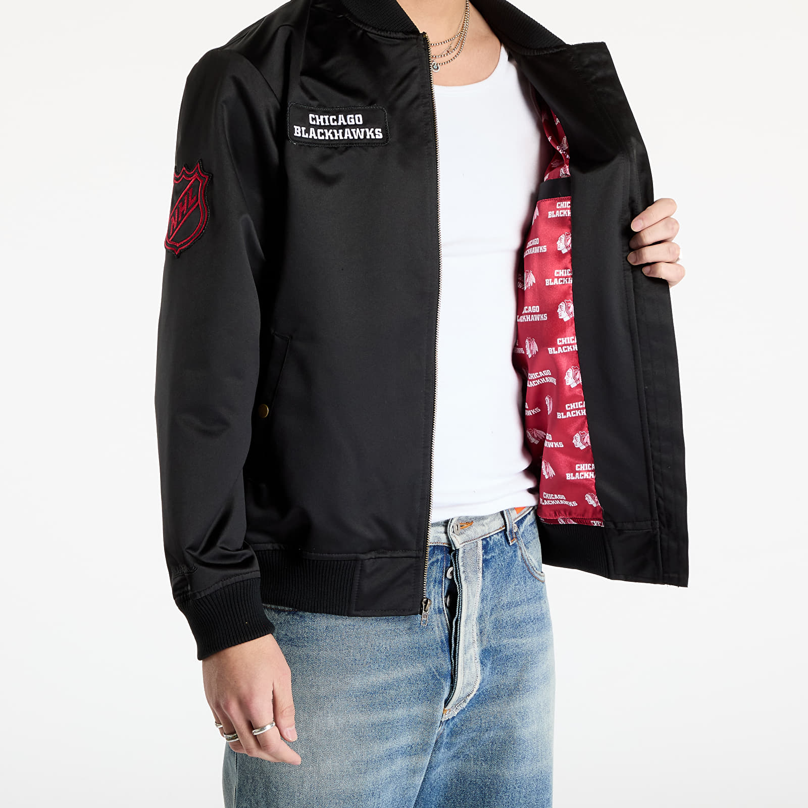 Herrenjacken Mitchell & Ness NHL Team Leader Satin Current Logo Blackhawks Bomber Black