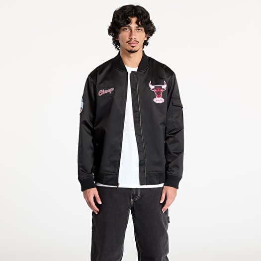 Mitchell & Ness NBA Team Leader Satin Vintage Logo Bulls Bomber Black